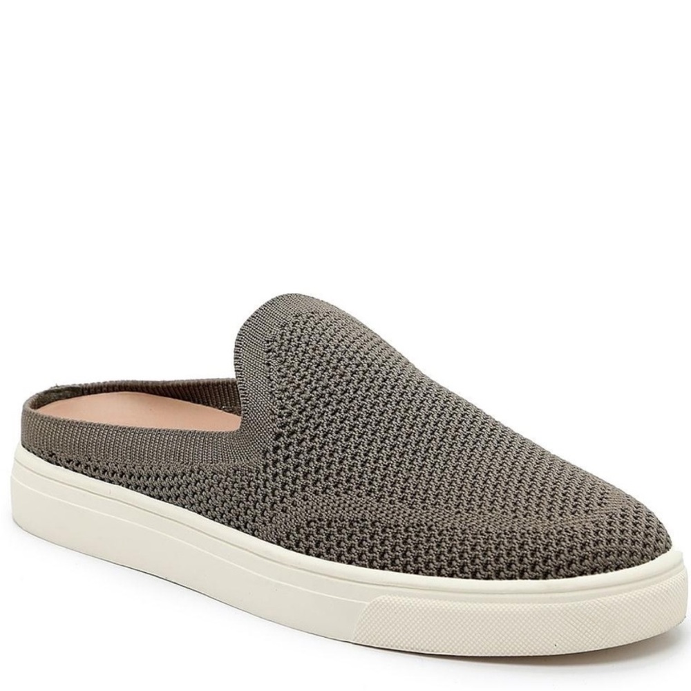 Lucky Brand Larlan Mule Slip On Shoes in Army Green Size 7.5 only worn once